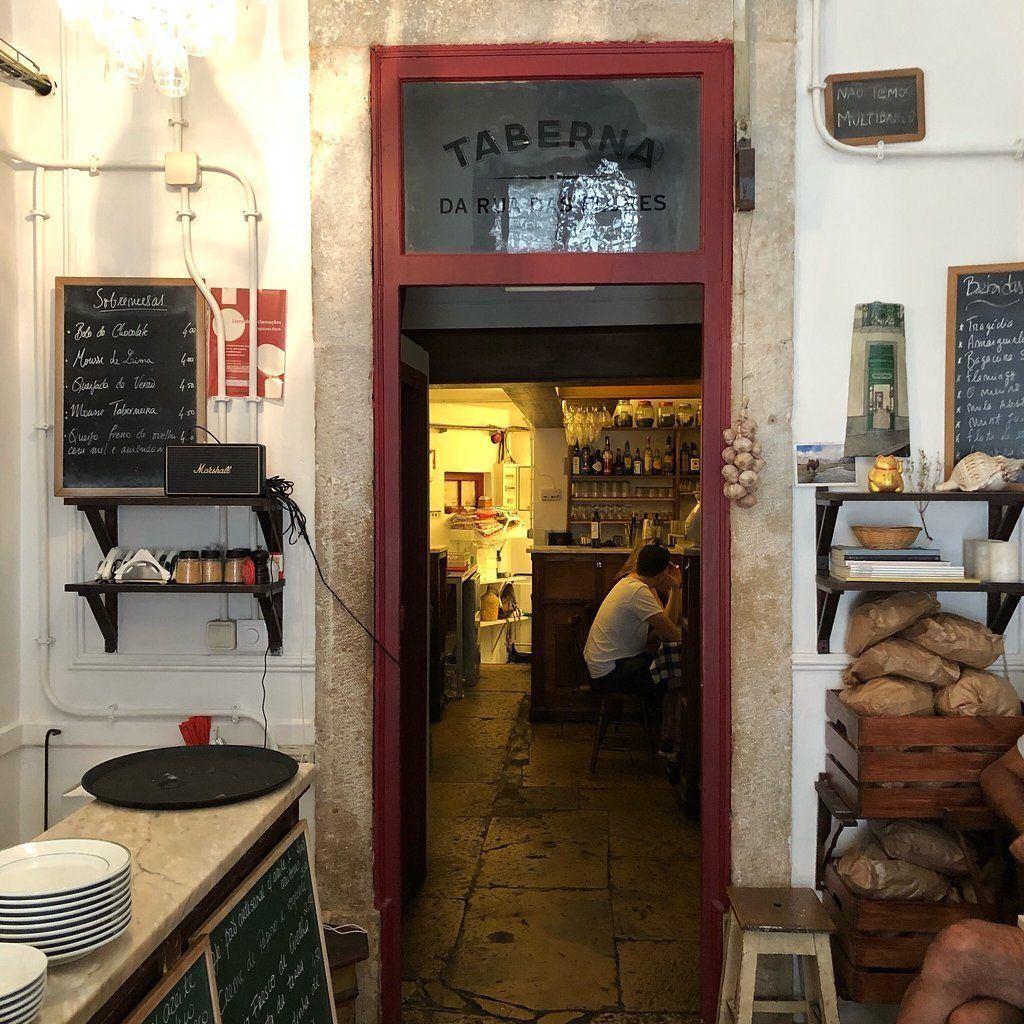 Taberna da Rua das Flores at lunchtime, Lisbon